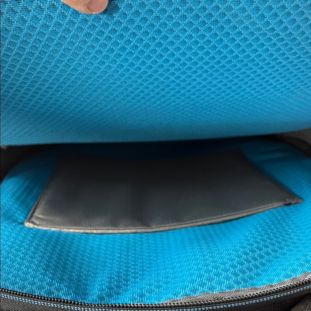 Alienware Black And Blue Backpack - image 4